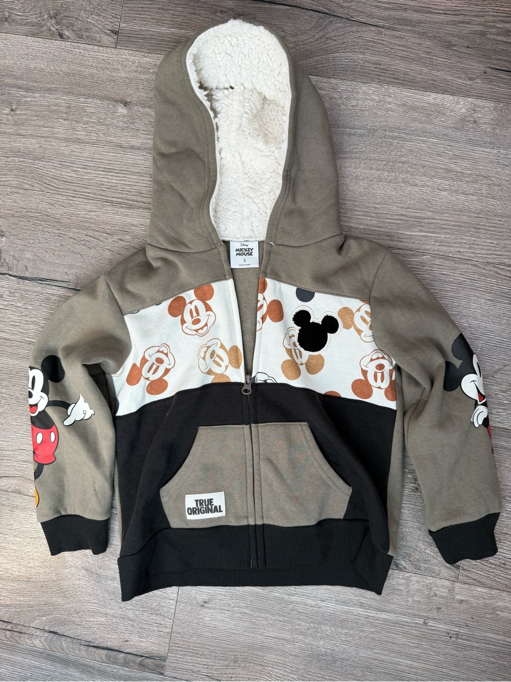 Disney Boys 5T Soft Mickey Mouse Hoodie, Pants & Tee Matching Set - Never Worn! - Picture 8 of 9